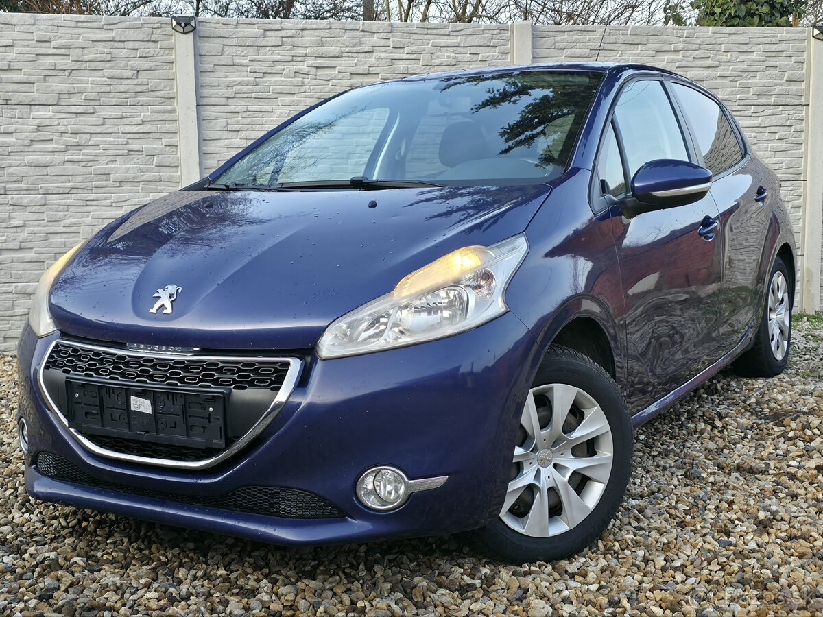 Peugeot 208 • 1.2 Benzín • 2014 • 180 Tisíc KM - 2