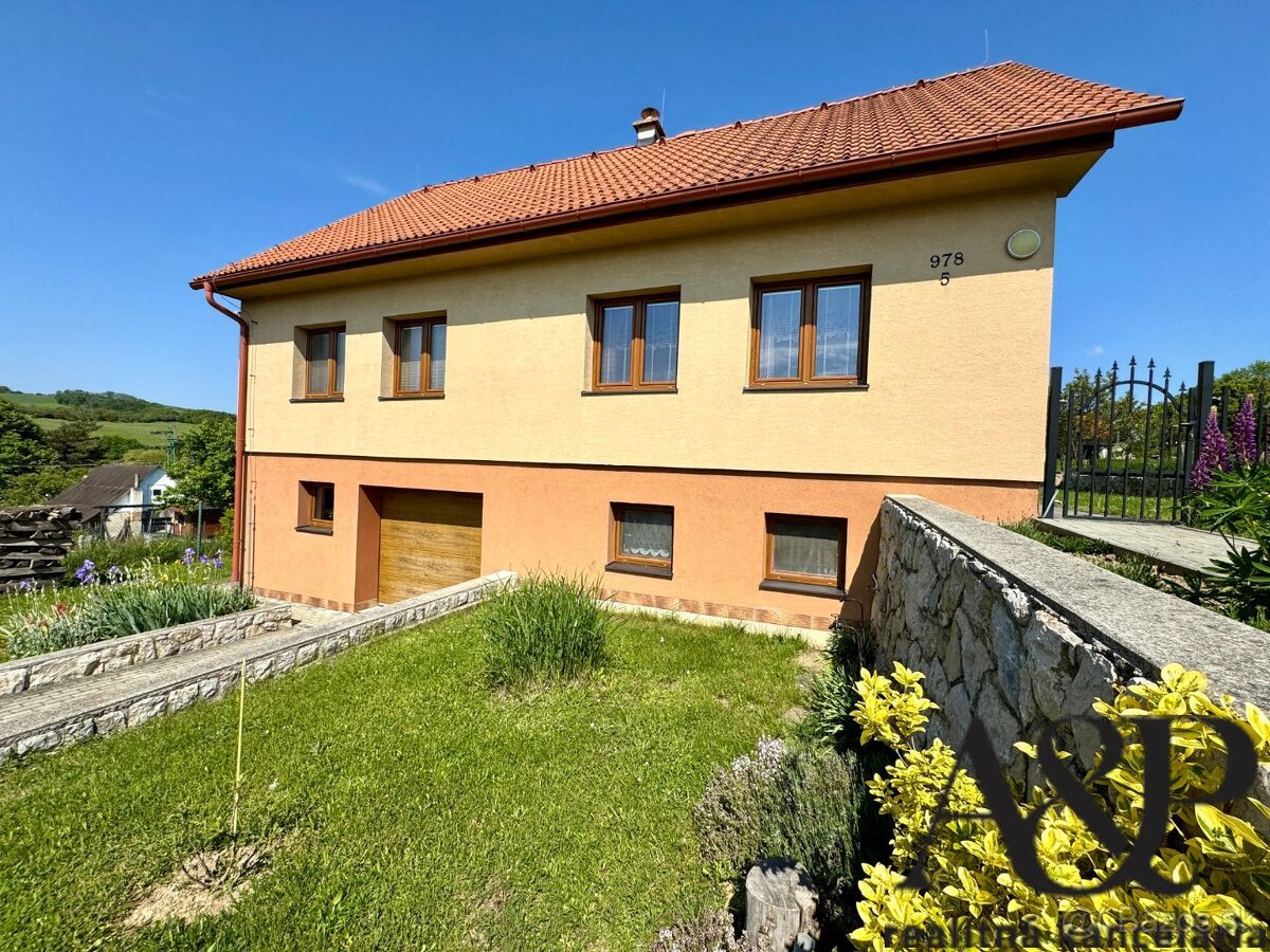 4 IZBOVÝ RD S GARÁŽOU, POZEMOK 960M2, BREZOVÁ POD BRADLOM - 2