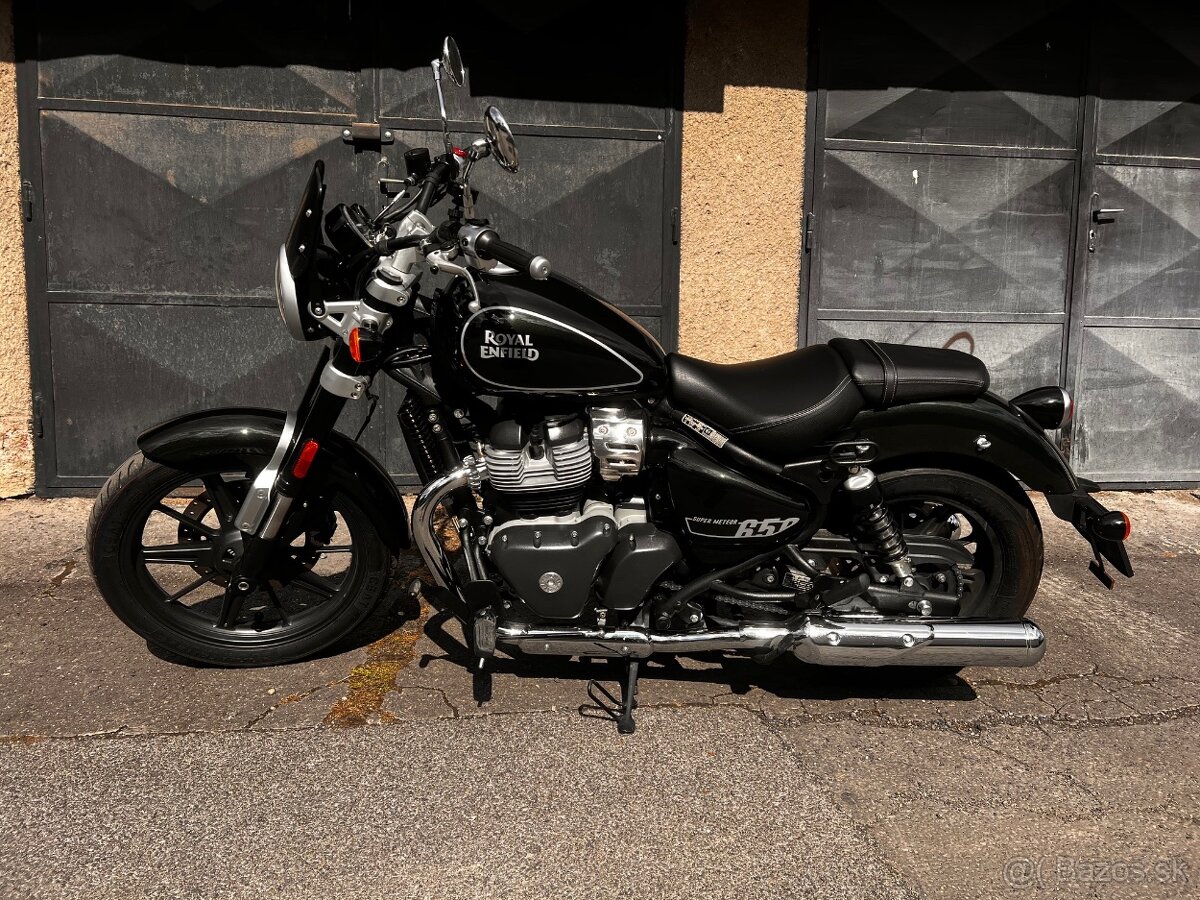 Royal Enfield Super Meteor - 2