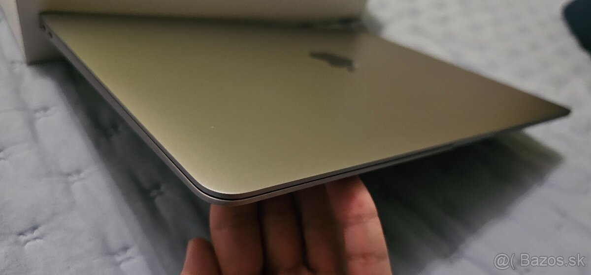 Mac Book M1 256GB žiadny škrabanec - 2