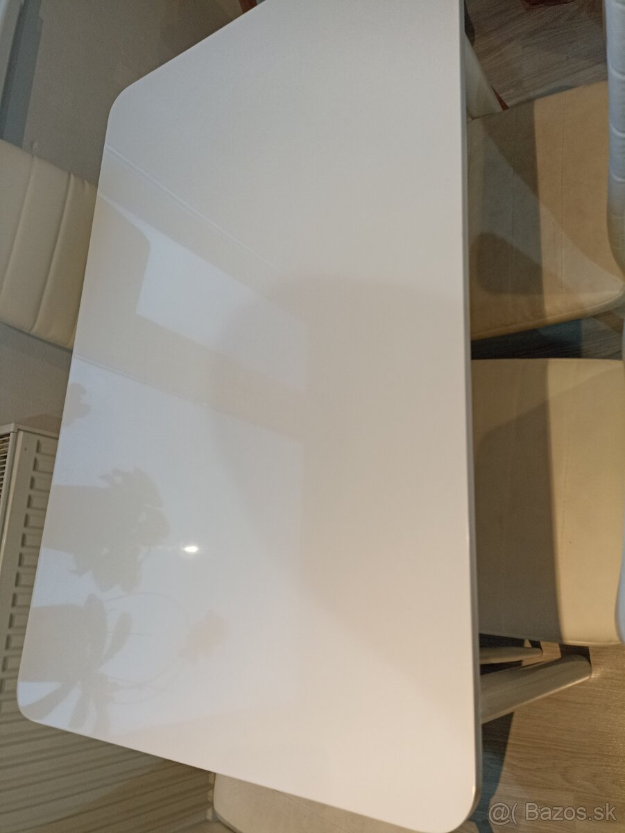 Jedálenský stôl - 2