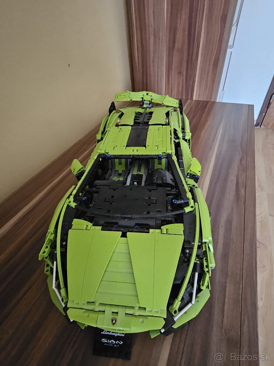 Predám LEGO Technic 42115 Lamborghini Sian - 2
