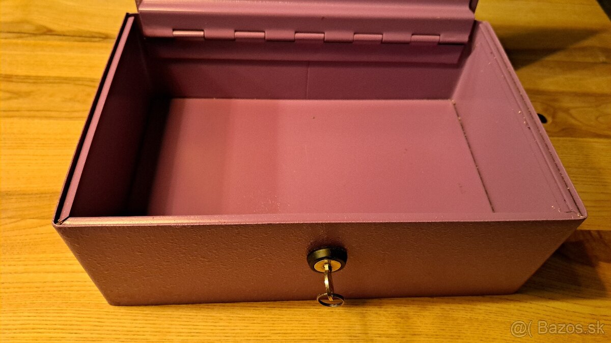 Kovová pokladnička na kľúč - 2