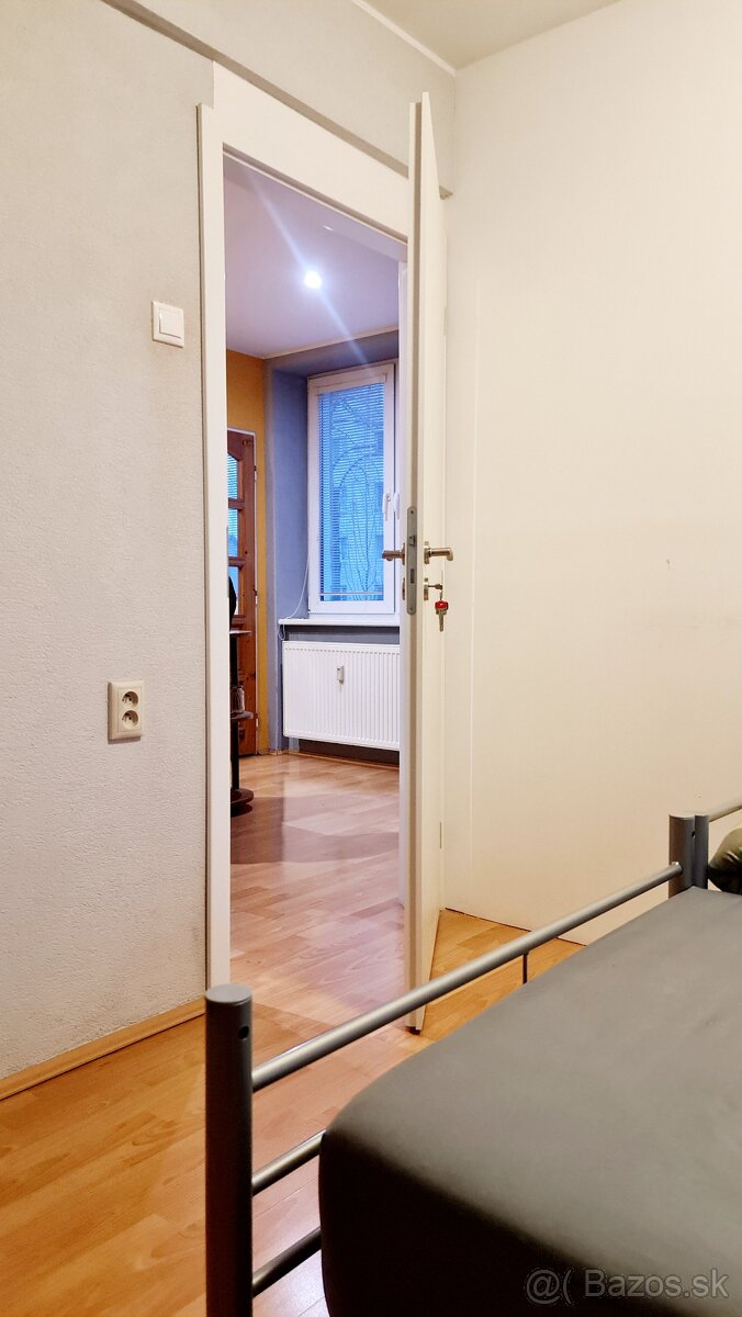 Veľký 3,5 -izbák v TOP lokalite v Trnave. - 2
