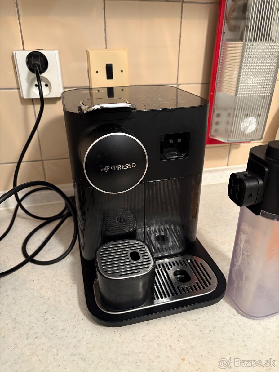 DeLonghi Nespresso Gran Lattissima Kapsľový kávovar - 2