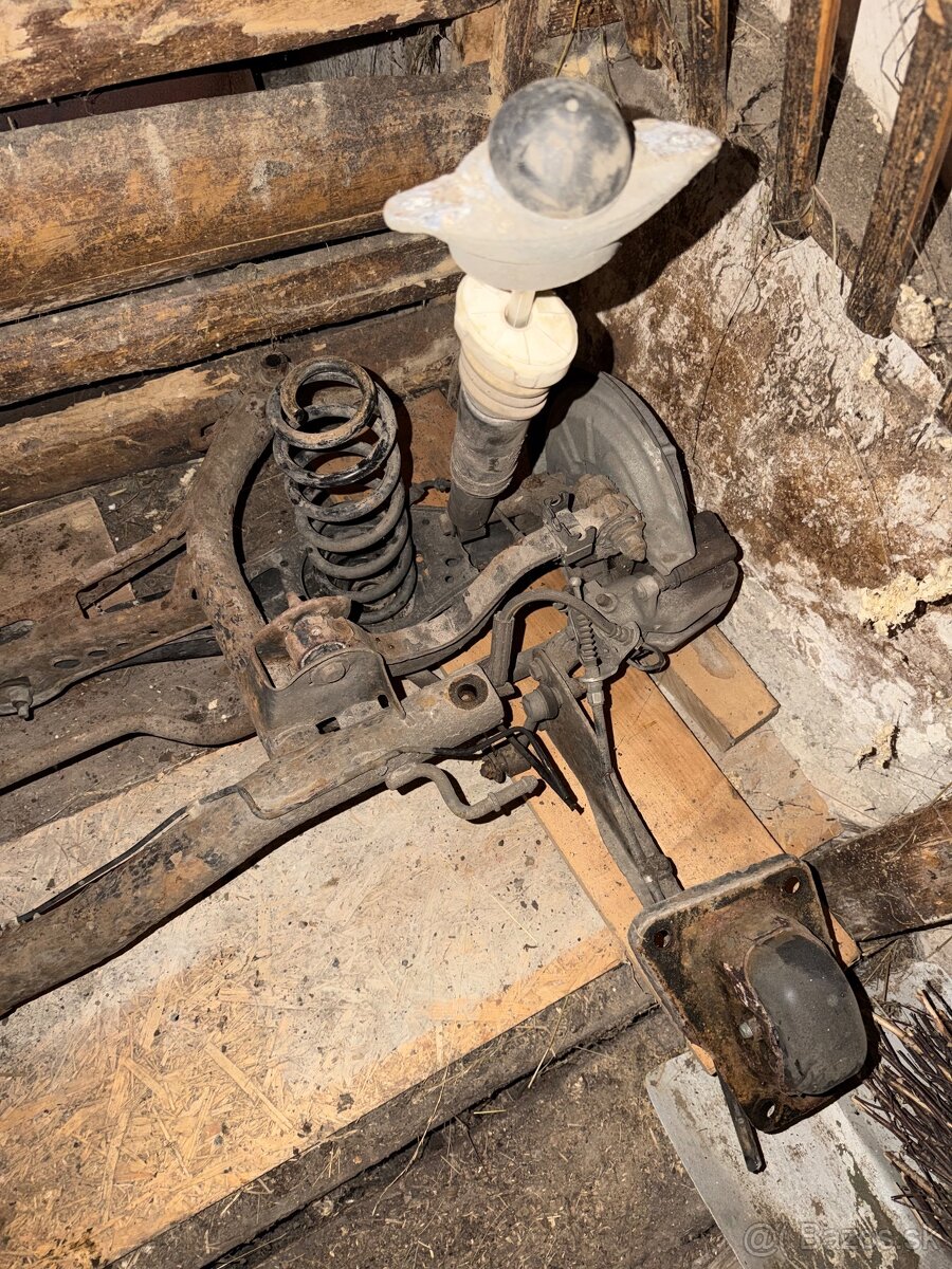 Zadná naprava Vw Touran 2006 - 2