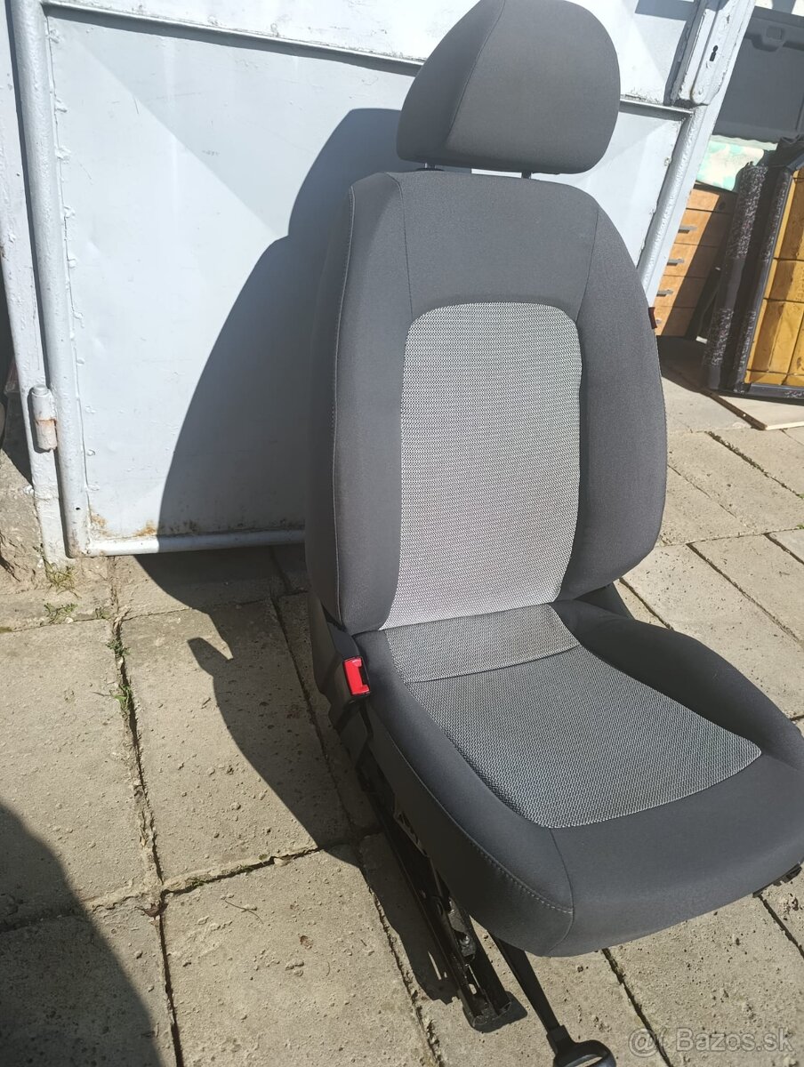Autosedačka šoférová - 2