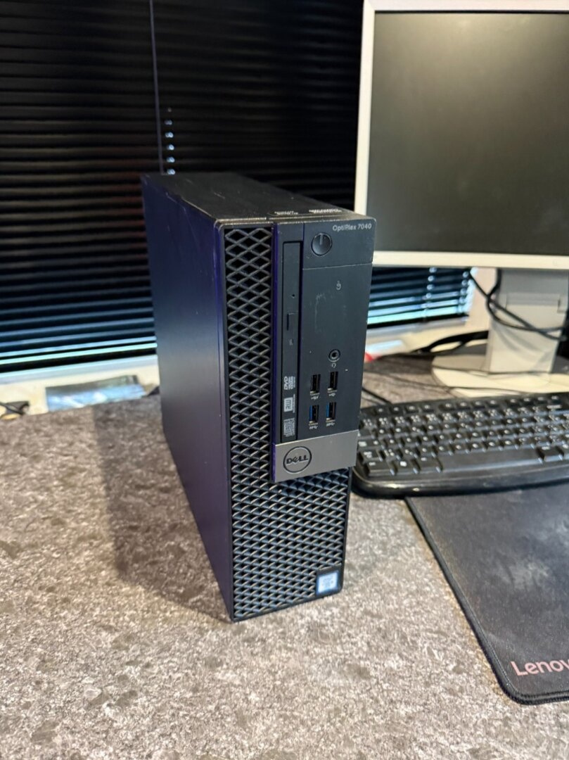 Počítač DELL.Intel i3-6100 2x3,70GHz.8gb ram.256gb SSD - 2