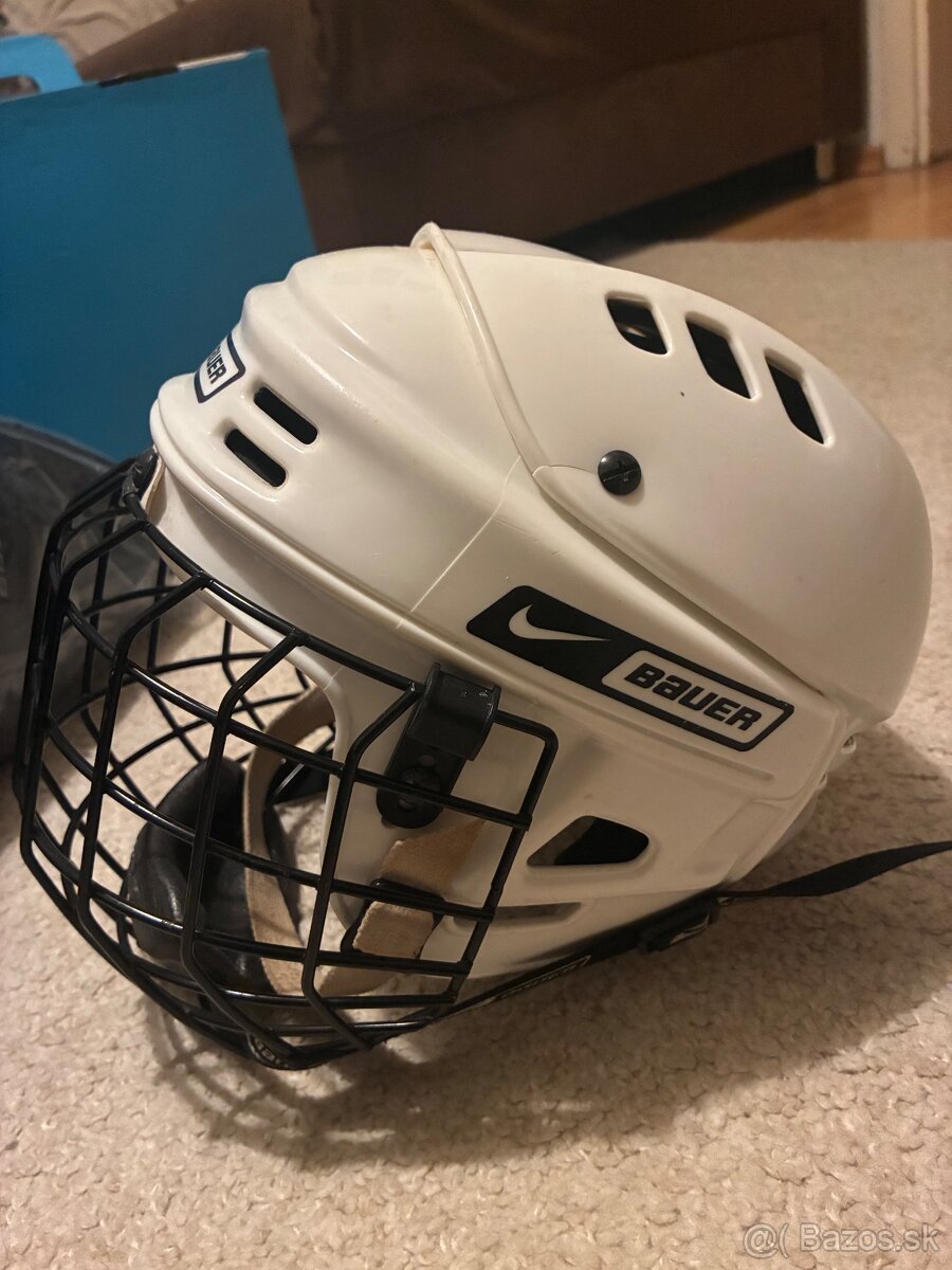 Prilba nike bauer - 2