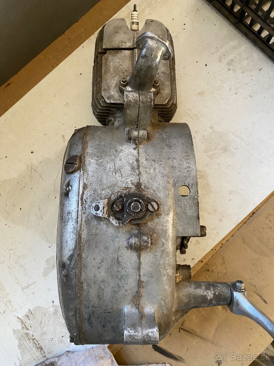 Motor jawa pionýr - 2