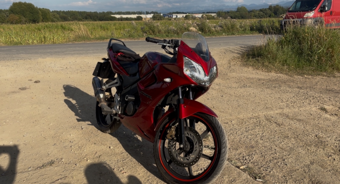 Honda cbr125r - 2