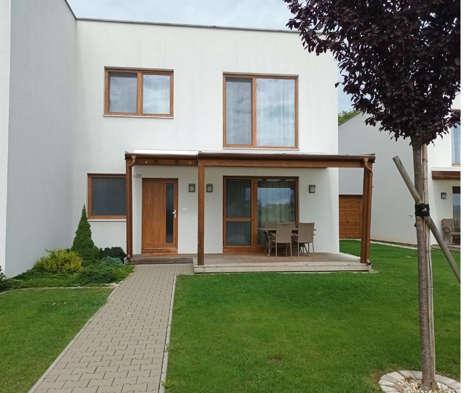 Krásny,nový dom s pozemkom,parkovacími miestami - 2