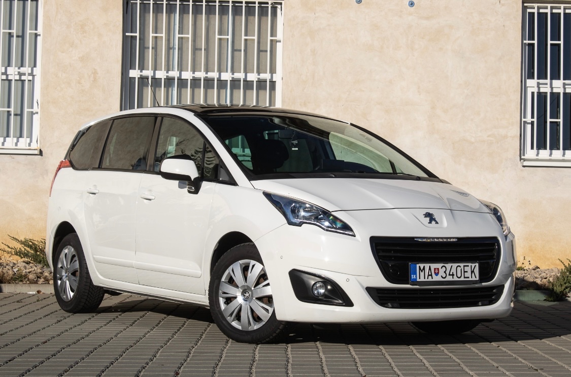Peugeot 5008 2.0 HDi 110 kW – panoramatická strecha - 2