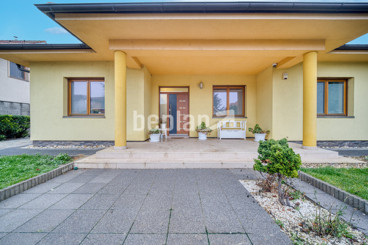 Na predaj kompletne zariadený rodinný dom vo Veľkom Bieli - 2