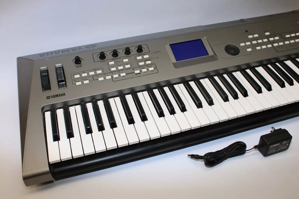 Syntezátor YAMAHA MM6 - 2