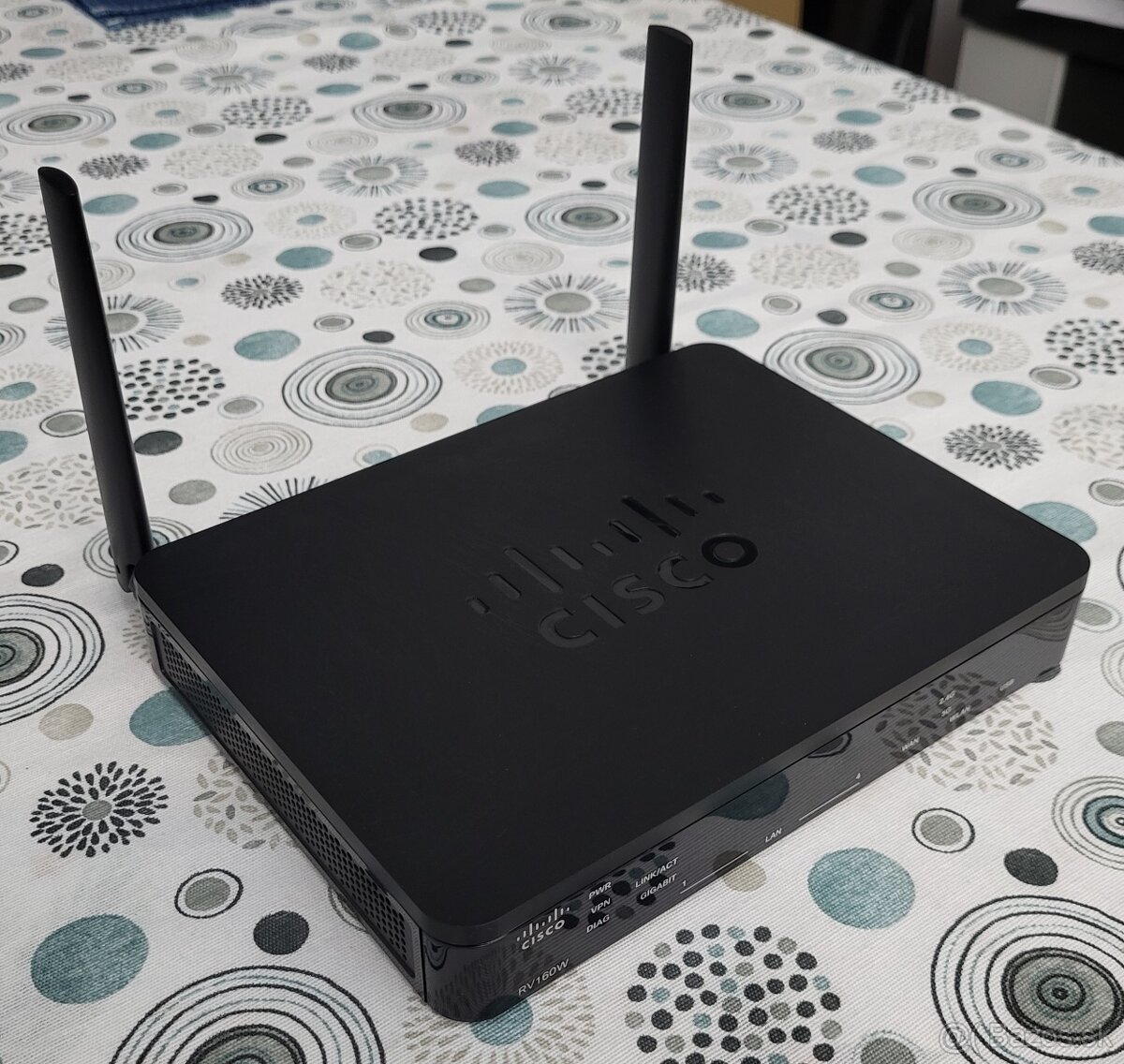 Cisco RV160W Wireless VPN Router - 2