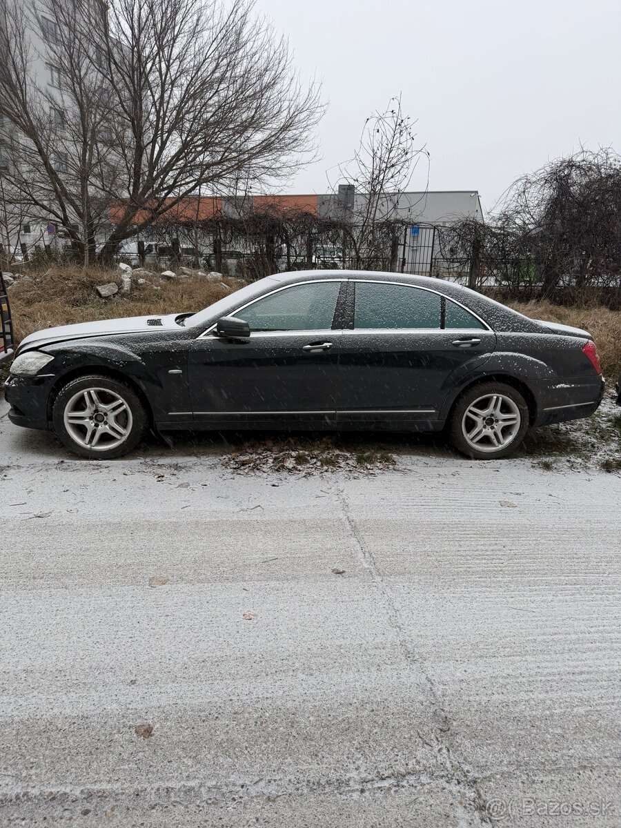 Mercedes w221 S500L Facelift diely - 2