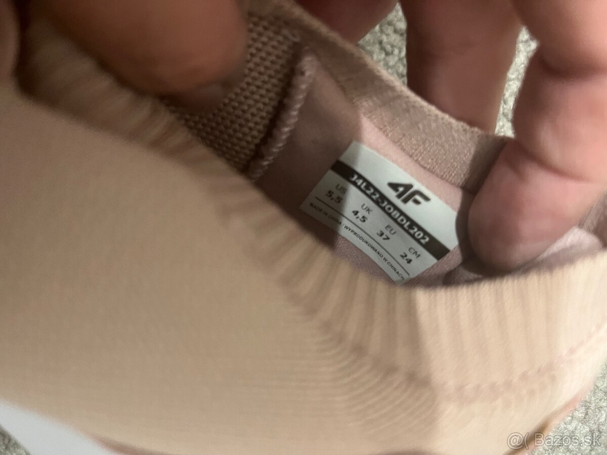 4F dievcenske tenisky č. 37 - 2