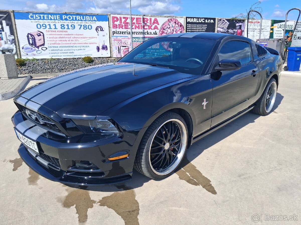 Ford mustang - 2