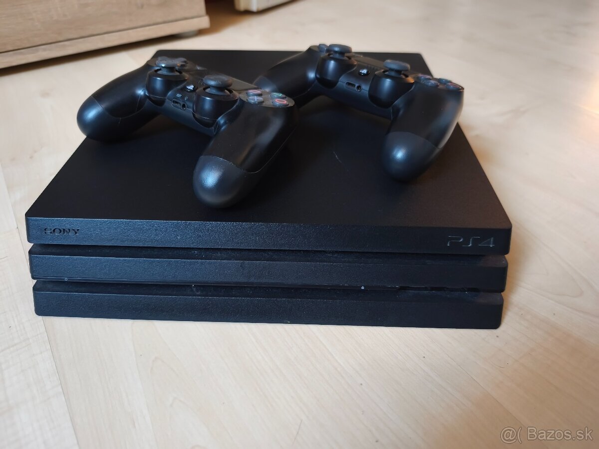 PS4 PRO 1TB + 2 ovládače a hry - 2