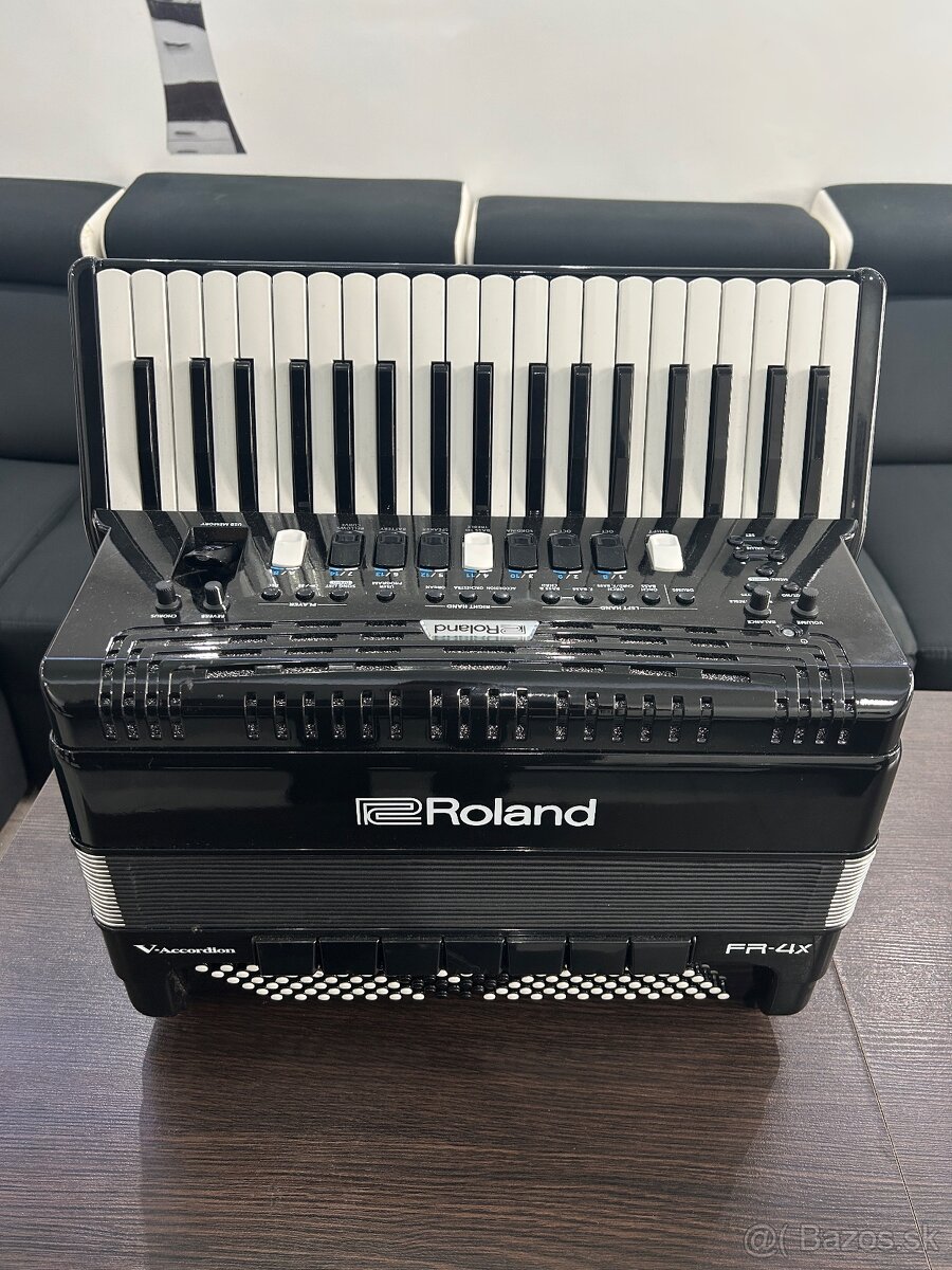 Predám akordeón Roland FR-4x - 2