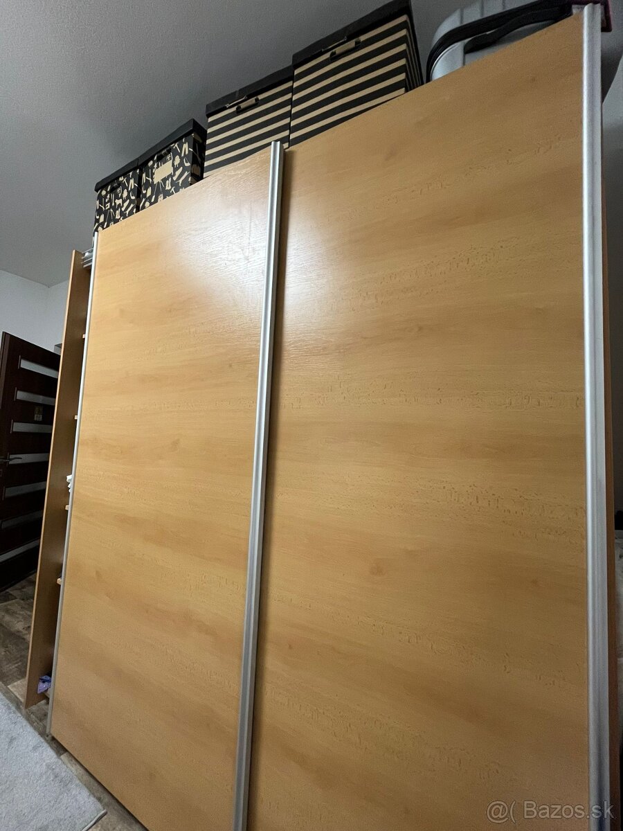 Posuvná šatníková skriňa - 2