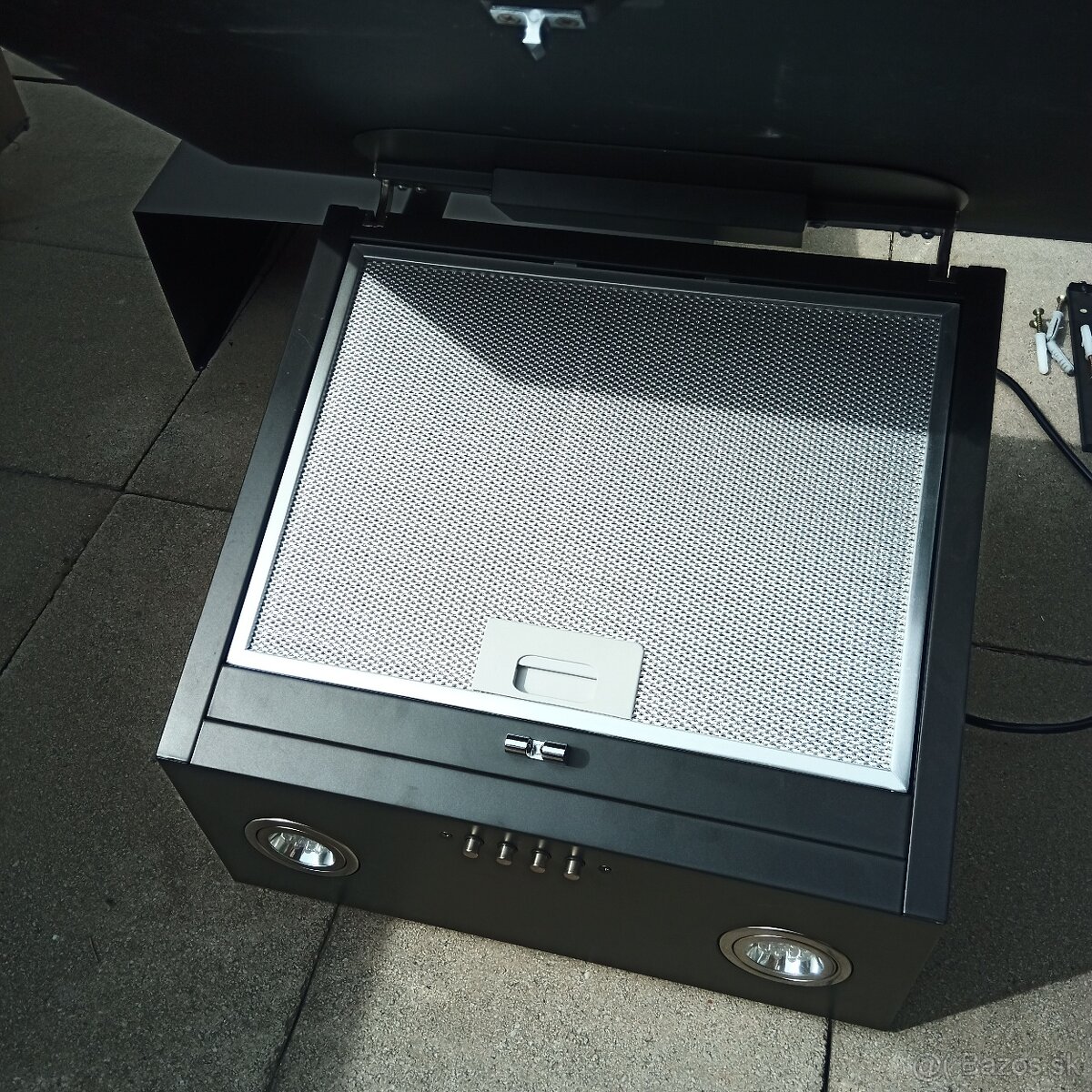 Závesný odsávač pár Whirlpool - AKR 037 G BL 650 m³/h novy - 2