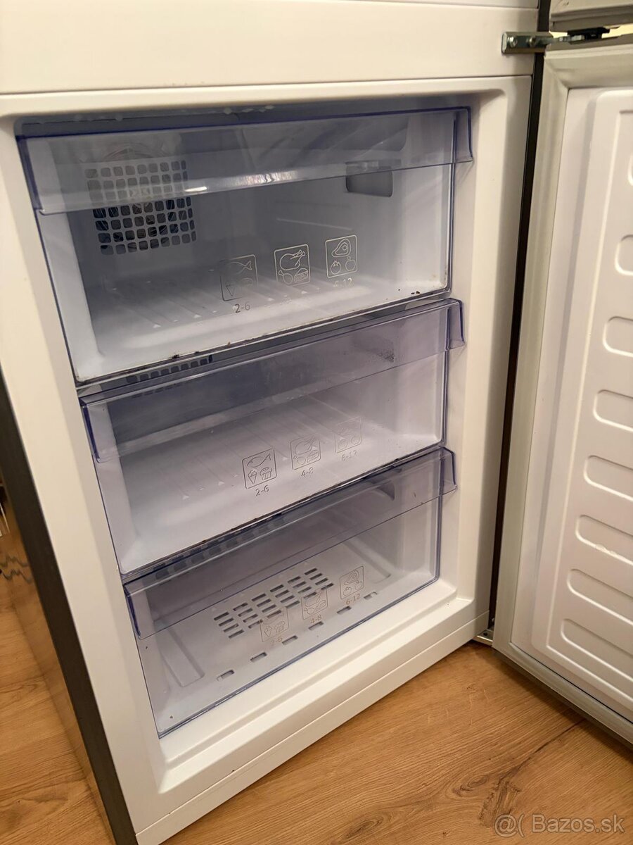 Beko chladnička s mrazákom - 2