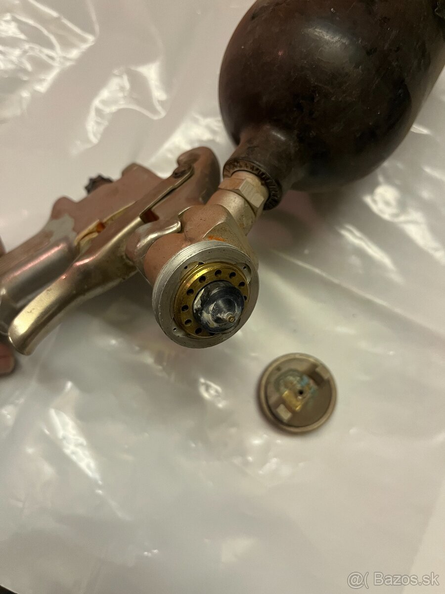 Predám staršiu málo používanú striekaciu pištoľ. - 2