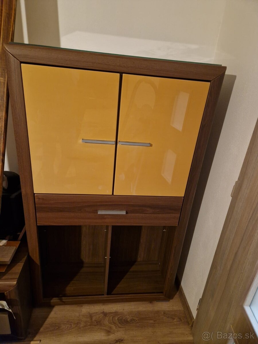 Skrinka do obývačky - 2