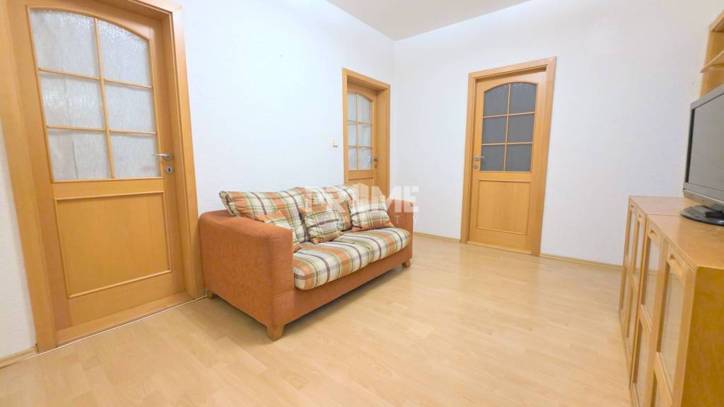 PEKNÝ 3i BYT, 3 X SAMOSTATNÁ IZBA, LOGGIA, Ševčenkova ulica, - 2