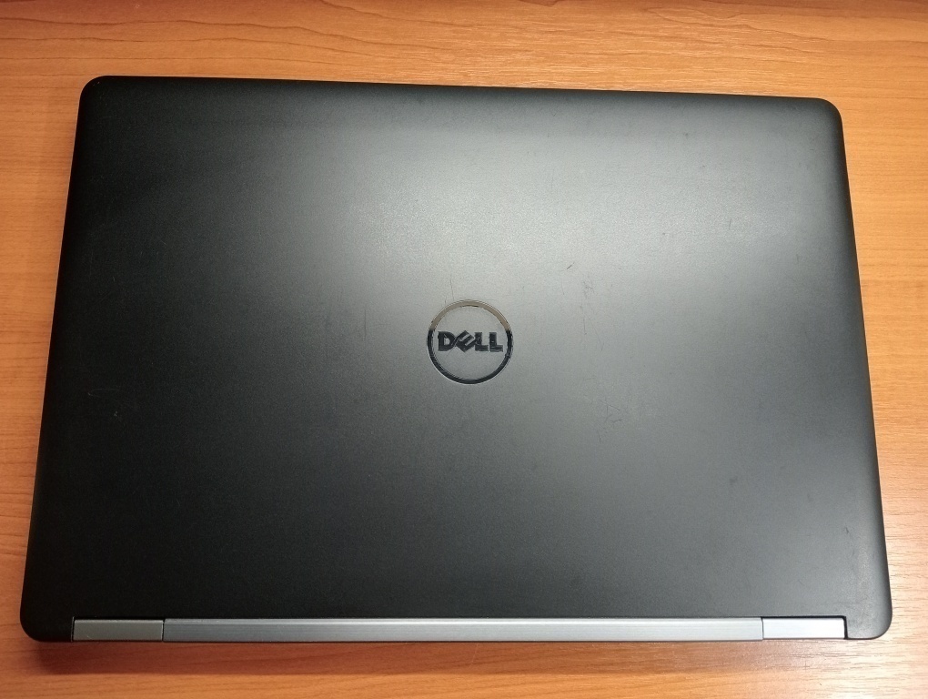 predám DELL LATITUDE E5470 ,WINDOWS 10. - 2