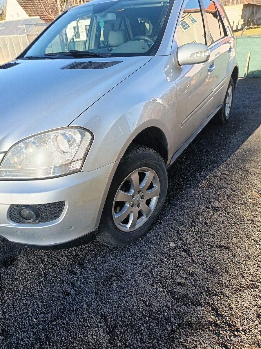 Mercedes ml 280, bez vzduch.podvozku - 2