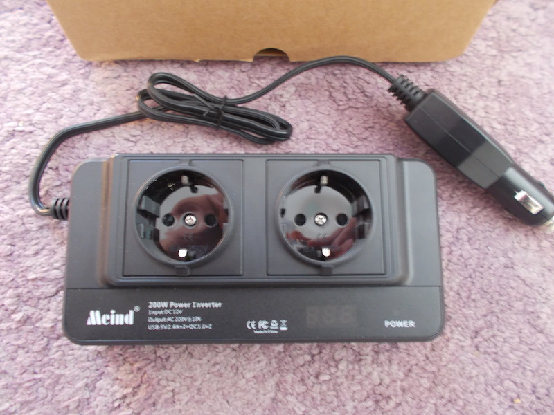 Predám menič DC 12/24V na AC 230V + 4x USB - 2