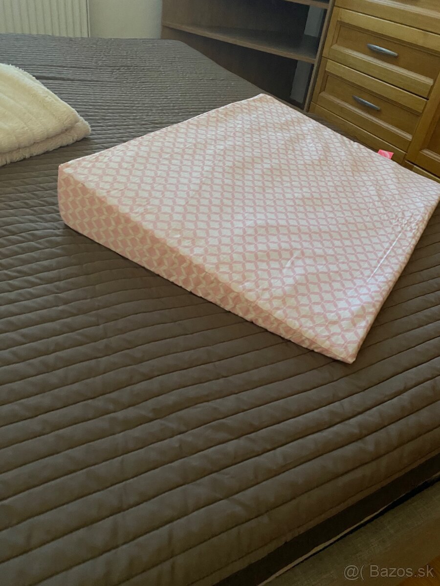 Dojčenský vankúš / klin - 2