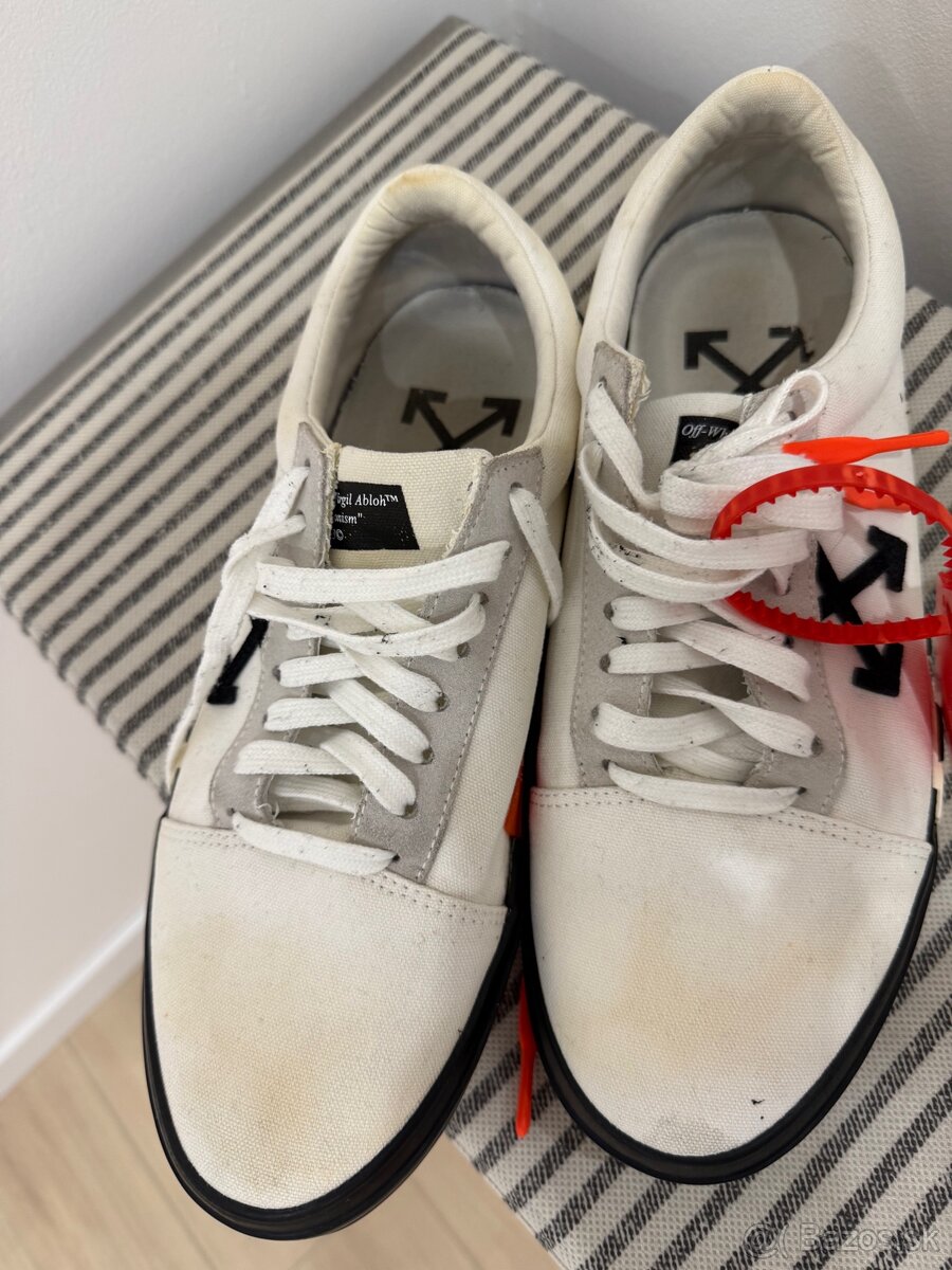 Off white topanky - 2