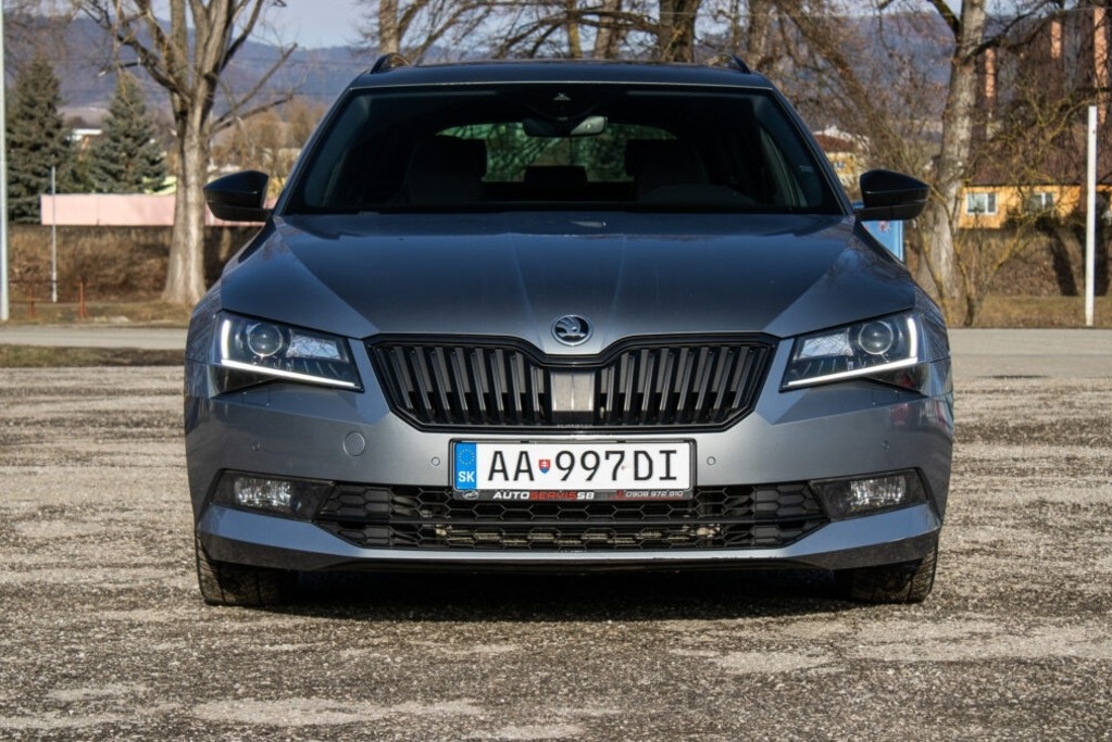 Škoda Superb Combi 2.0TDI 4×4 Sportline - 2