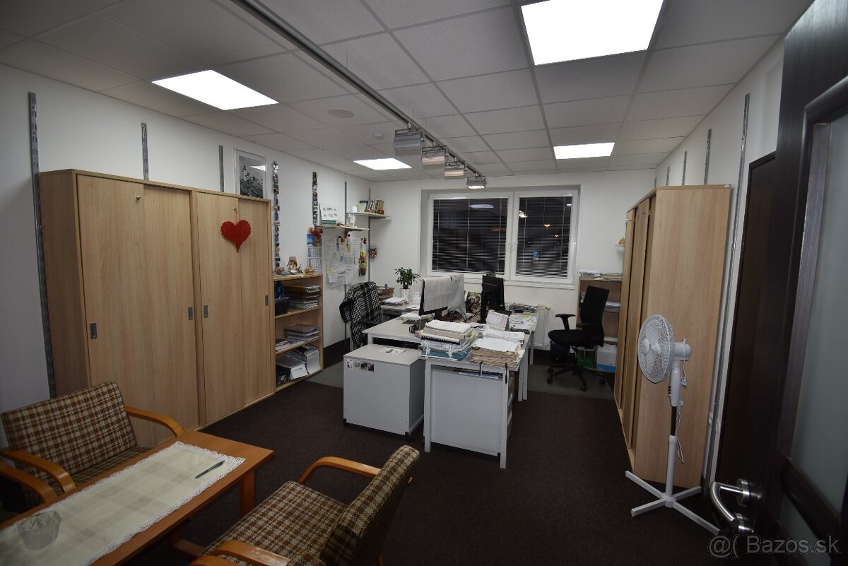 Prenájom reprezentatívnych priestorov v centre Ružomberka - 2
