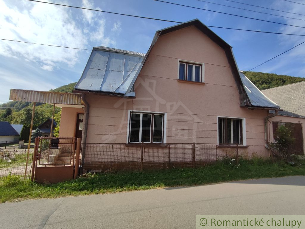 Dom v malebnom Zliechove, v srdci Strážovských vrchov, na - 2