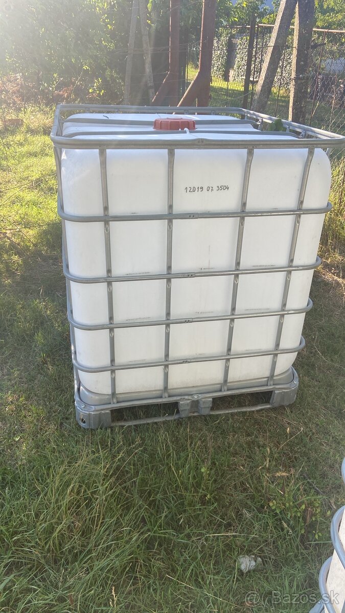 Predám ibc kontajnery 1000L - 2