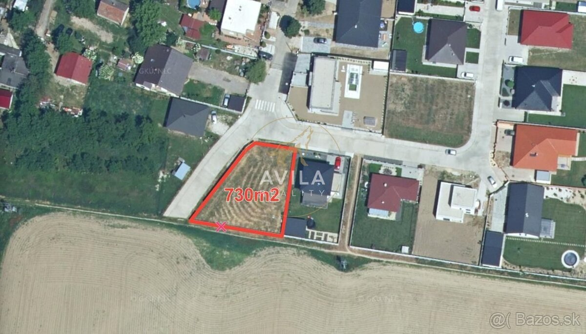 TOP NA PREDAJ: kompletný stavebný pozemok 730m2 - Madunice - 2