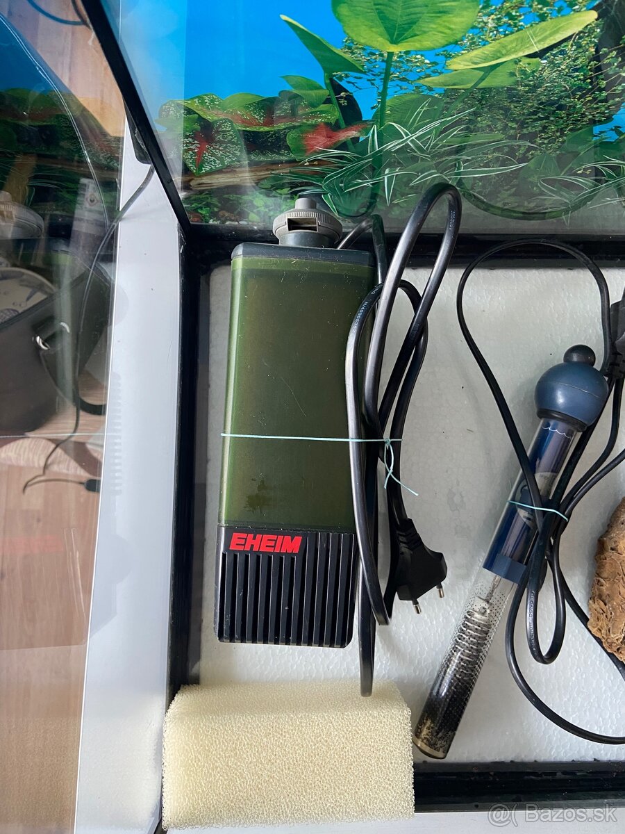 Akvárium + doplnky - 2