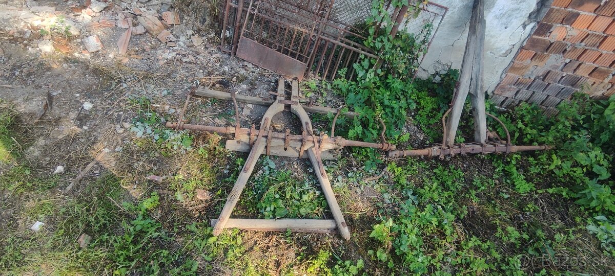 Poľnohospodárske náradie, ťažne ojko (dysel), konský pluh. - 2