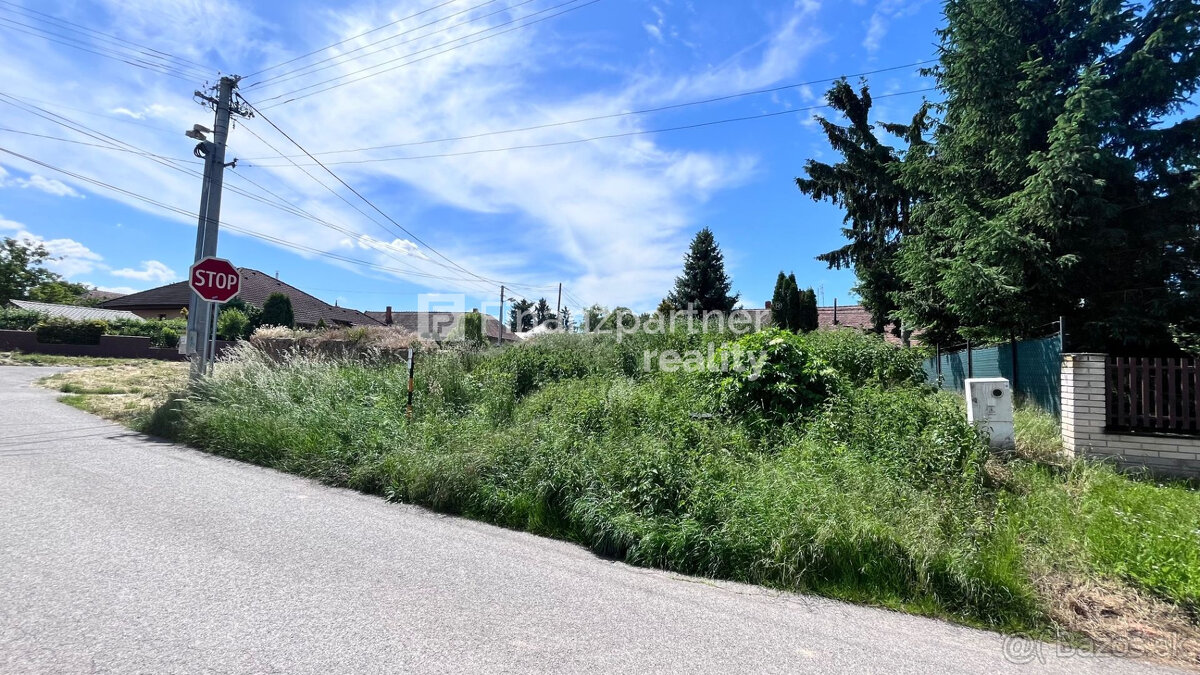 Stavebný pozemok 347 m2, Zlaté Moravce - 2