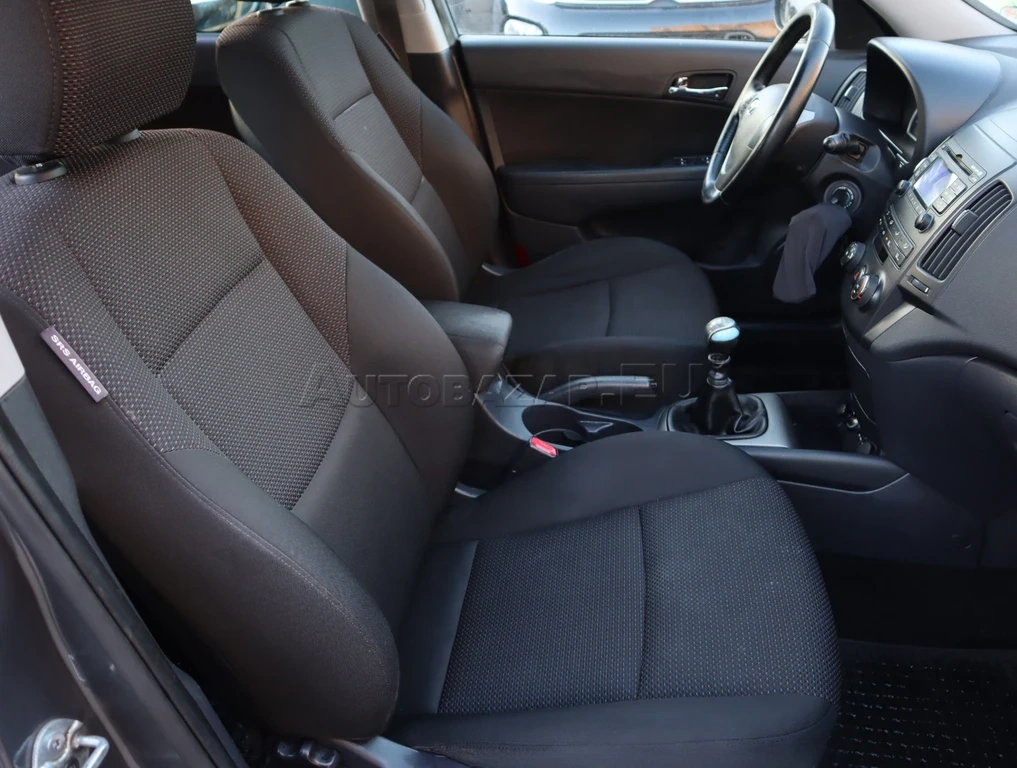 Hyundai i30 1.4cvvt benzín 80kw - 2