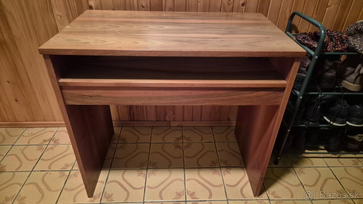 Stôl pod TV - 2