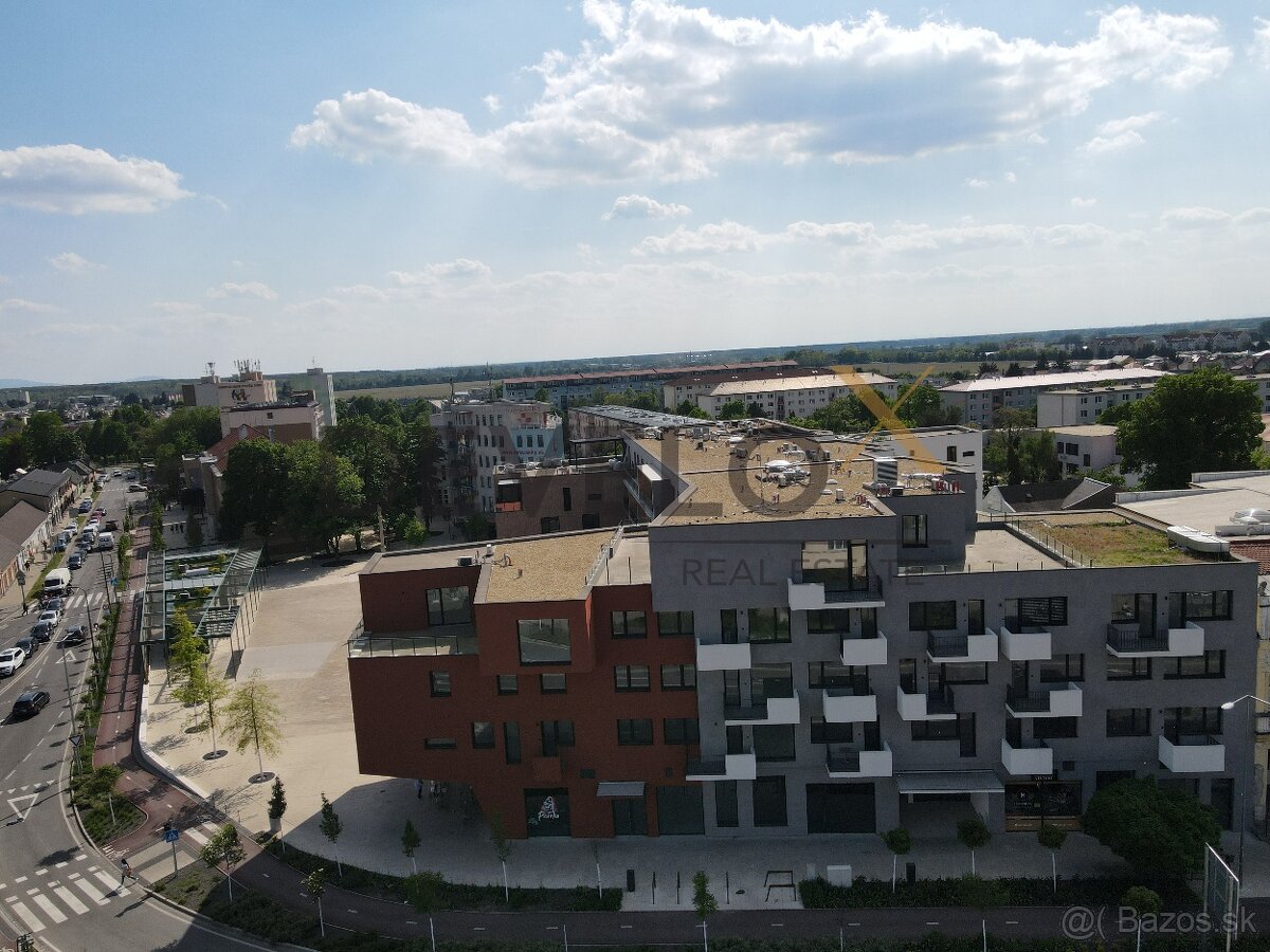 Na predaj 2 - izbový byt v centre mesta Malacky - 2