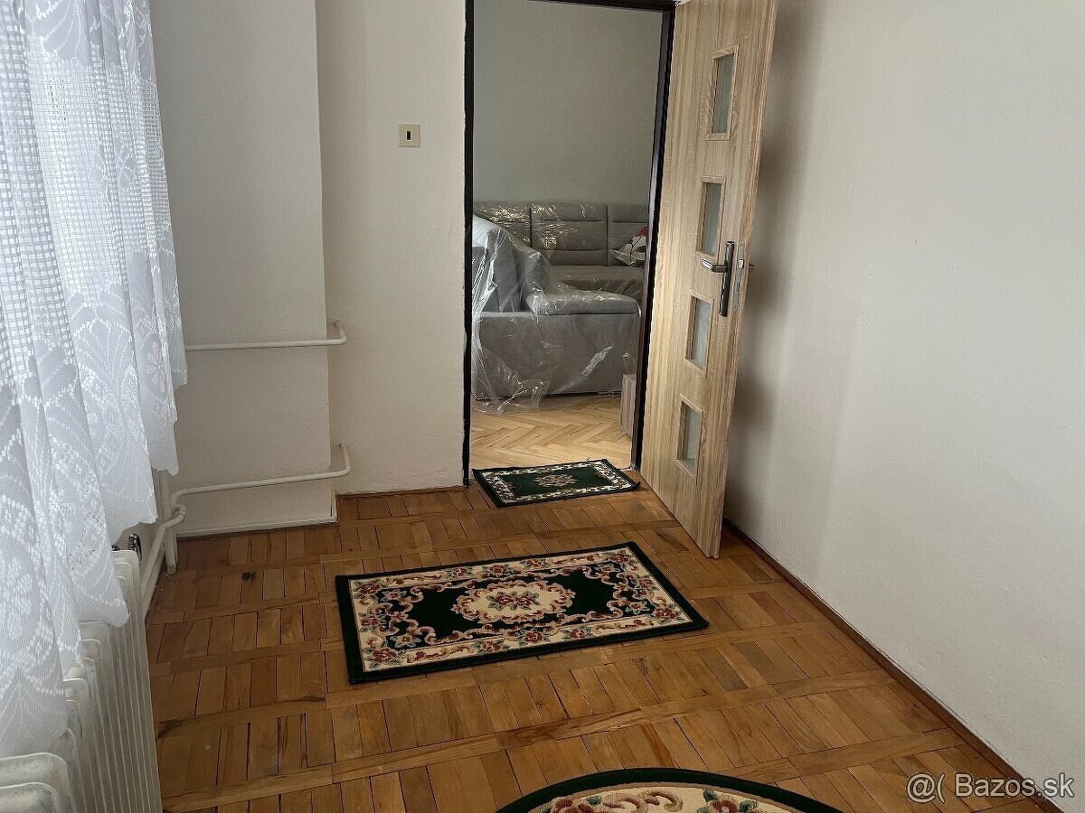 🛋️Komfortný trojizbový byt v oplotenom dome – blízko centra - 2