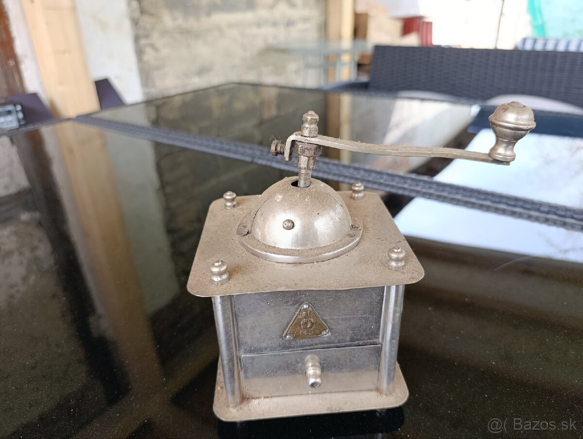 Mlynček na kávu - 2