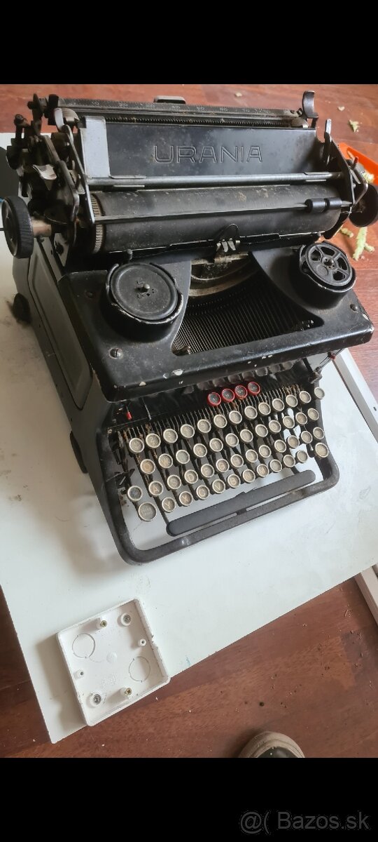 Pisaci stroj 1920 URANIA - 2
